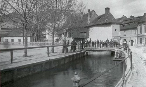 Below Špilberk 1918–1945